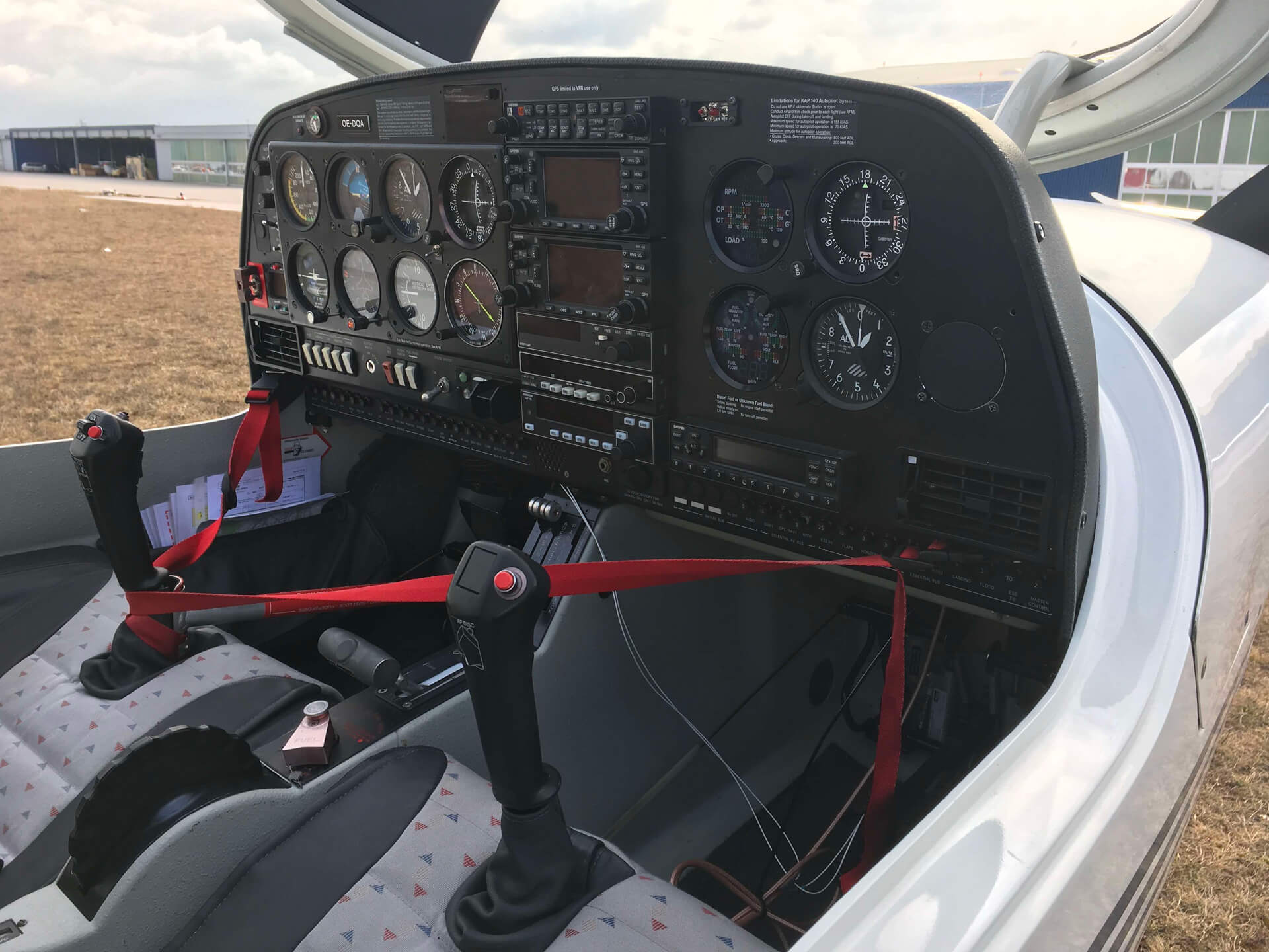 2003 DIAMOND AIRCRAFT DA 40 TDI "Diamond Star" | vente avion d'occasion - ATA by Pelletier à Avignon