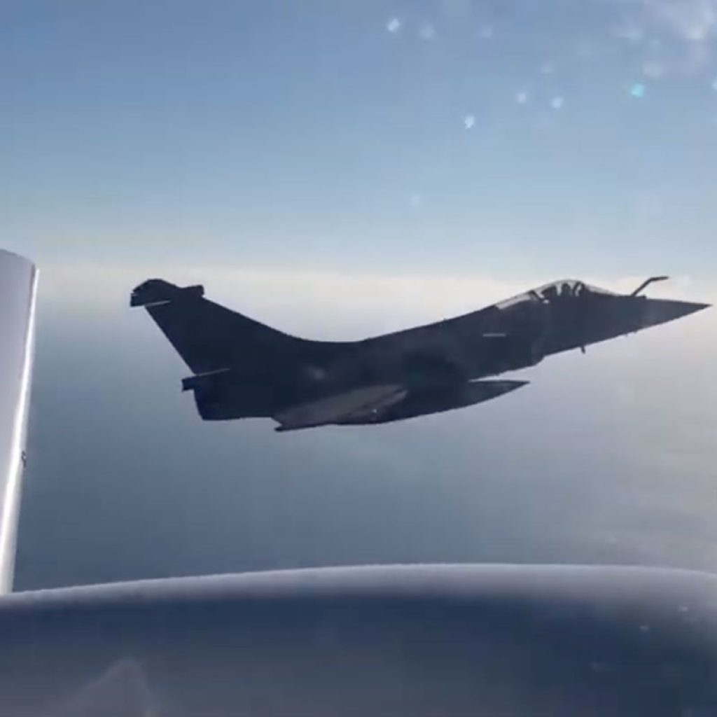 Un DA42 rencontre un Rafale | L'actualité par ATA by Pelletier - A DA42