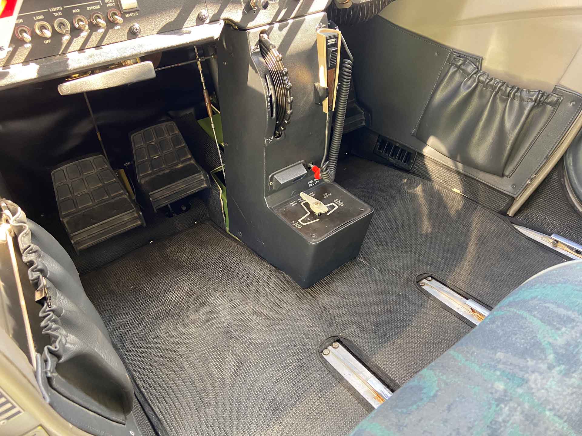 1998 CESSNA 172R « Skyhawk » 180HP ATA by Pelletier occasion