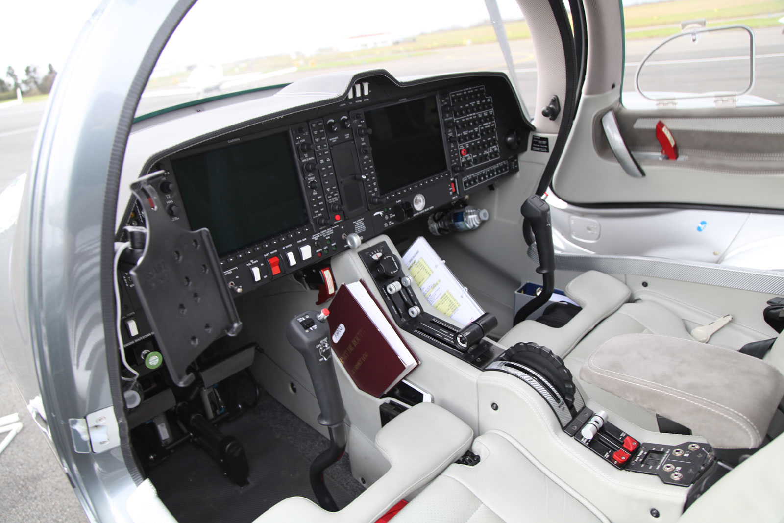 Avion d'occasion 2018 DA62 ATA by Pelletier à Avignon