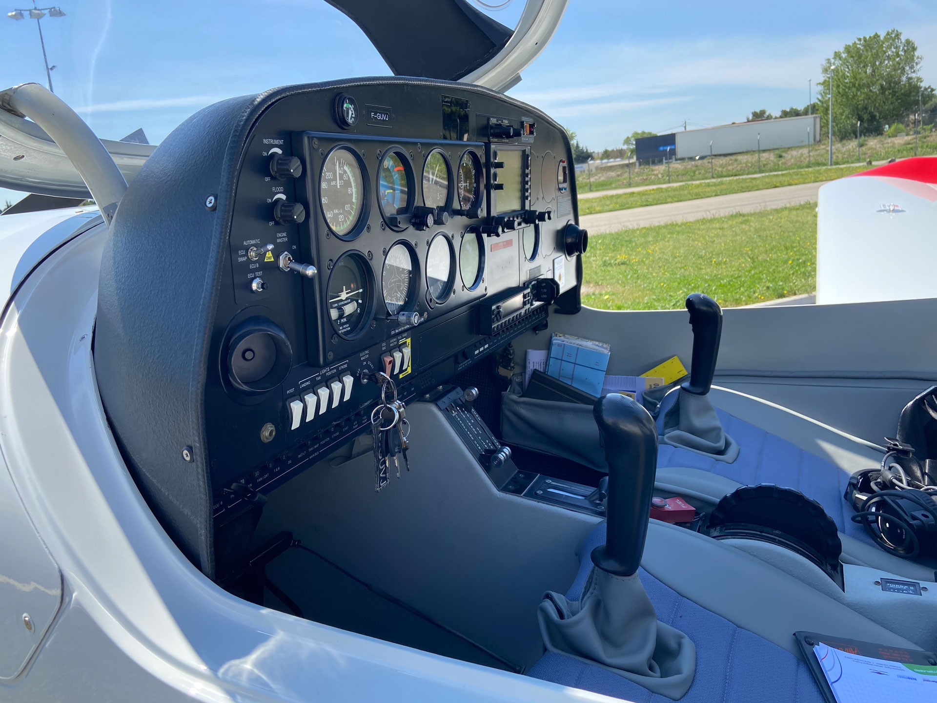 Avion d'occasion 2004 DIAMOND AIRCRAFT DA 40 TDi "Diamond Star" à vendre à Avignon