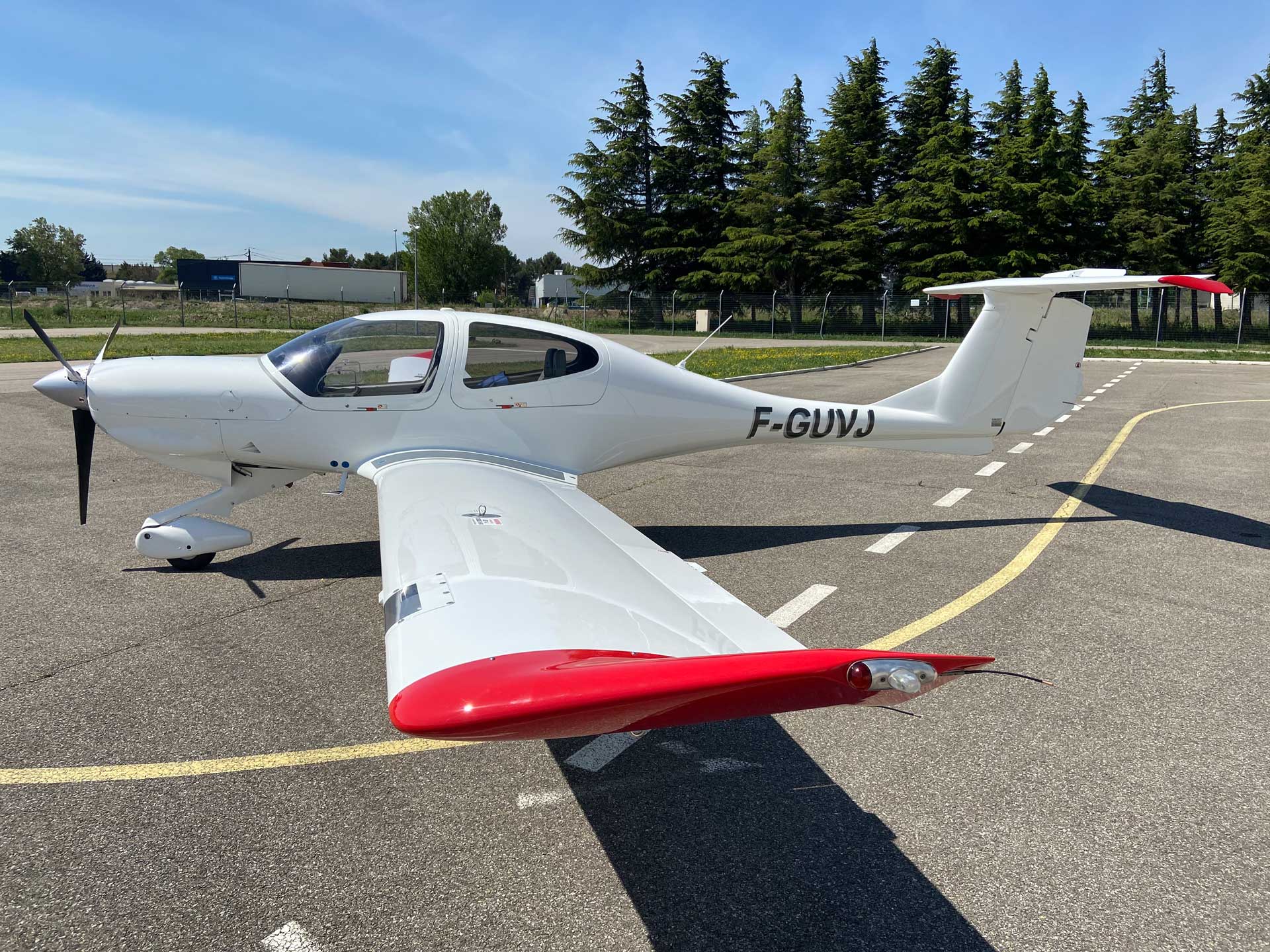 Avion d'occasion 2004 DIAMOND AIRCRAFT DA 40 TDi "Diamond Star" à vendre à Avignon