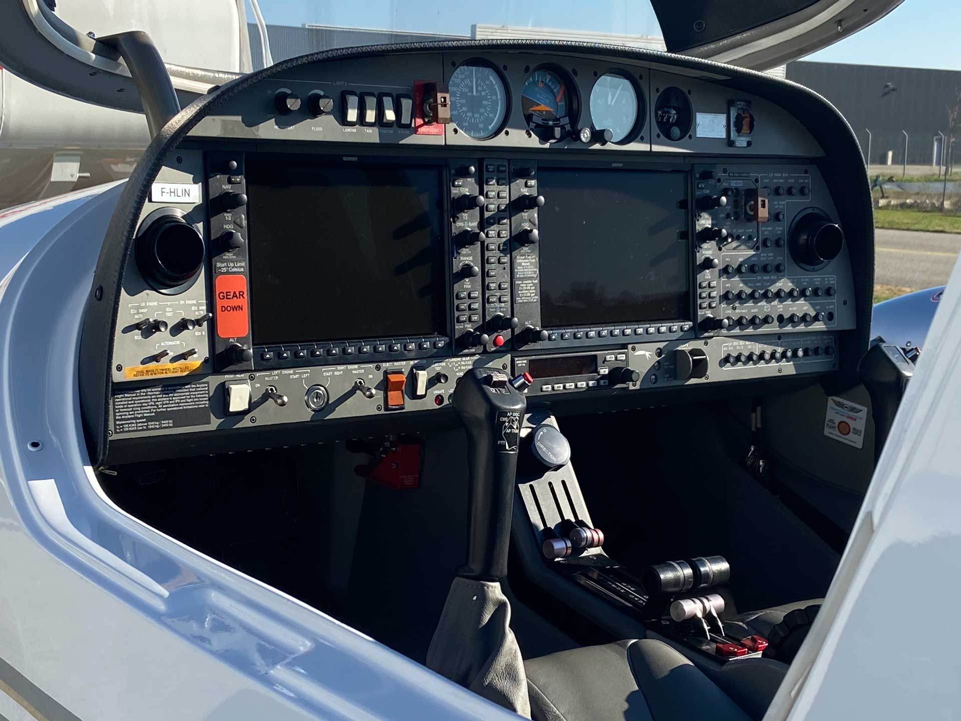 2006 DIAMOND AIRCRAFT DA42 TDi vendu par ATA by Pelletier