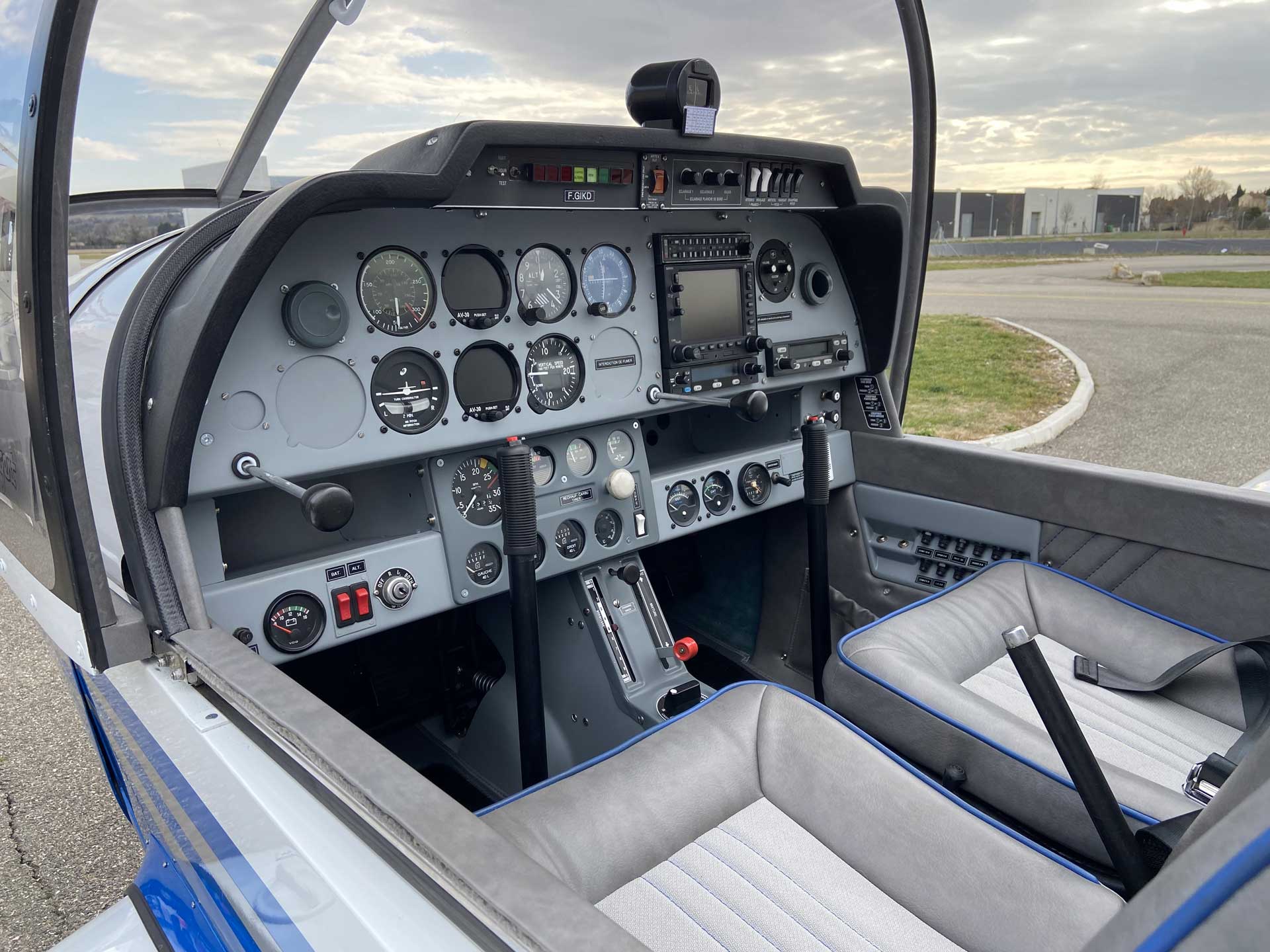 ROBIN DR 400/180 avion d'occasion à Avignon